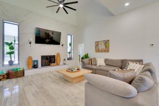 7 Mi to Fort Myers Beach Villa with River Access - Fort Myers - 4