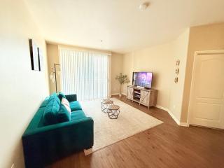 Spacious comfortable 2 bed Marina Del Rey - 0