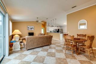 2 Mi to Spanish Springs Sq Home in The Villages - 5