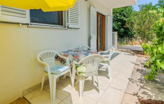 1 Bedroom Nice Apartment In Nin - 5