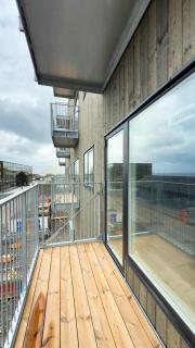 New Flat - Fjord View & Balcony - Argir - 3