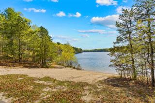 4 Bedroom - 5 min walk to Jenkins Pond - 6