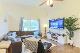 Salty Tide Getaway - Nightlife, Pool, Play, Beach - Palm Harbor - 9