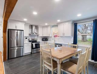 Cozy Franklin Hideaway - For 5 - 9