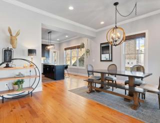 Muletown Haven - Stunning Downtown Escape - 2