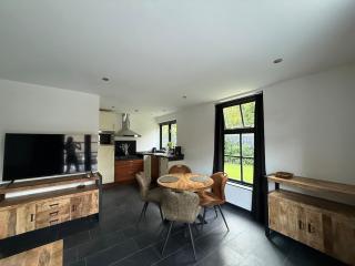 Forest Bungalow Gated and Private - 7
