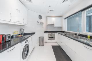 StayShort - Dubai Marina 2 bed apartment for 6 with Pool - 4