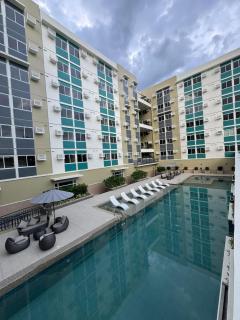 Berkeley Breeze Staycation - Silang - 0