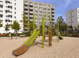 Luxury Studio - 2 min from Airport - New build - Free Parking - 1