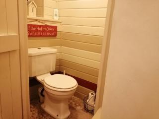 Black Horse Cottage - 1