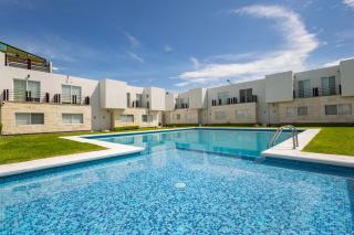 NEW Bamboo La Vista Pool & Fun - 0