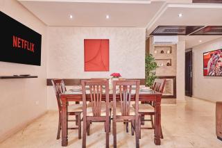 2BR Getaway Near and Seaside Promenade - 7