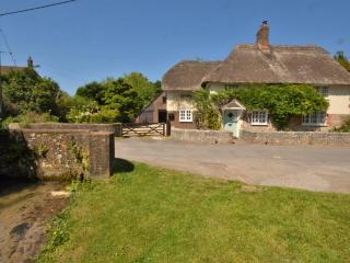 4 Bed in Dorchester 56025 - 0