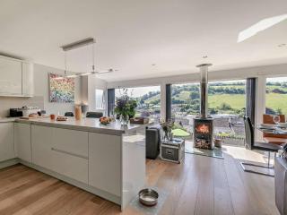 4 Bed in Millbrook 58602 - Millbrook - 2