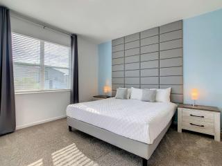Awesome Thematic 3BR Condo with Garage & Waterpark - 7