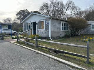 Island Inn - 8