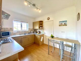 2 Bed in Shanklin IC004 - Shanklin - 5