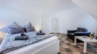 Kassel - Gemütliches DG Apartment in Fuldatal mit Parkplatz & Wlan - OneN8 - 2