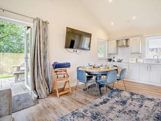 2 Bed in Gower 91728 - - 4