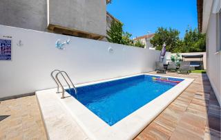 Gorgeous Home In Vodice With Kitchen - 9