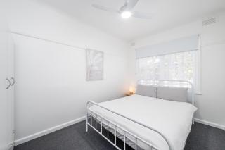 Lil beauty Nth Central near Hosp 3BR Reno w ample parking and Wifi - 3