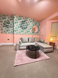 The Rosy Retreat By Station - Cambridge - 4