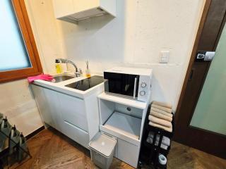 Give Home Guesthouse - 6