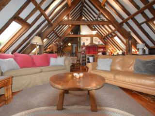 4 Bed in Cantref BN107 - Llanfrynach - 1