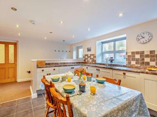4 Bed in Wearhead 93527 - - 3