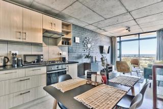 Sea and Sun-Table Mountain views Wifi Parking! - Kapstadt - 9