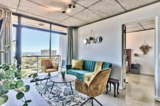 Sea and Sun-Table Mountain views Wifi Parking! - Kapstadt - 8