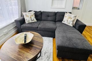 Falcon House by SmoothMove - Huntington - 4