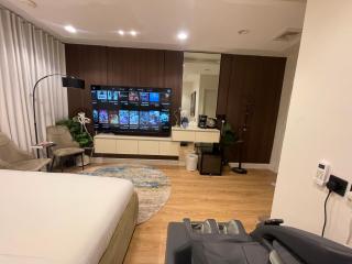 Najd Studio Al Aqeeq District Recliner Chair IPTV for free - Riyad - 3