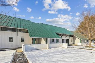 Village Green 8D - 7