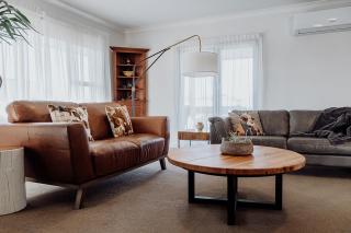 Little Luxe On Revell - Hokitika - 7