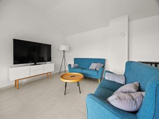 Enchanting Summer Apartment with Sea View - 1