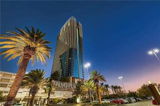 Incredible Penthouse Strip Views Balcony Access 53312 - Las Vegas - 9