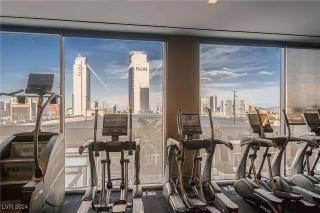 Incredible Penthouse Strip Views Balcony Access 53312 - Las Vegas - 6