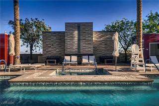 Incredible Penthouse Strip Views Balcony Access 53312 - Las Vegas - 0