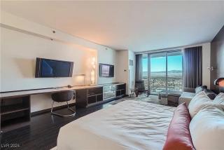 Incredible Penthouse Strip Views Balcony Access 53312 - Las Vegas - 1