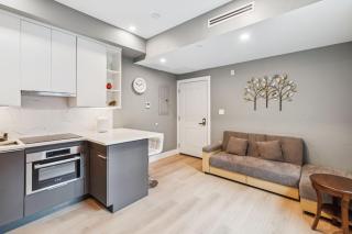 24 Stay Rittenhouse - 1