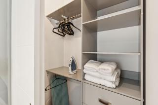 24 Stay Rittenhouse - 5