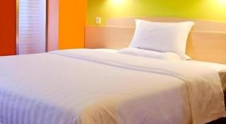 7 Days Inn Luoyang Wangcheng Park Metro Station - Luoyang - 1