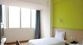 7 Days Inn Luoyang Wangcheng Park Metro Station - Luoyang - 3