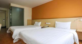 7 Days Inn Chengdu North Railway Metro Station - Chengdu - 3