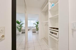 Beautiful Spacious 5 Room Apt in City Center that Sleeps 10 - 2