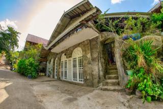 Bee Hive Villa Kandy - 9