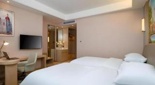 Vienna Hotel Yunnan Qujin High-Speed Railway Station Wuguan 1st Middle School - 1