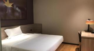 GreenTree Alliance Hotel Chongqing Fortune Plaza Xingfu Square Guangdianyuan Light Rail Station - 5