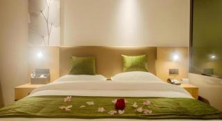 GreenTree Inn Express Hainan Haikou Haixiu Zhong Road - 1